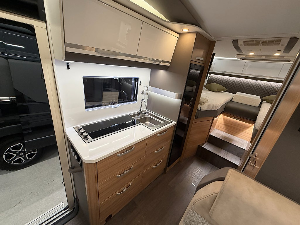 Adria Coral Plus 600 SL *Automat*AC*Långbädd*, bild 8 av 18